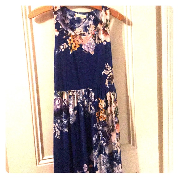Never worn midi dress - Picture 1 of 1